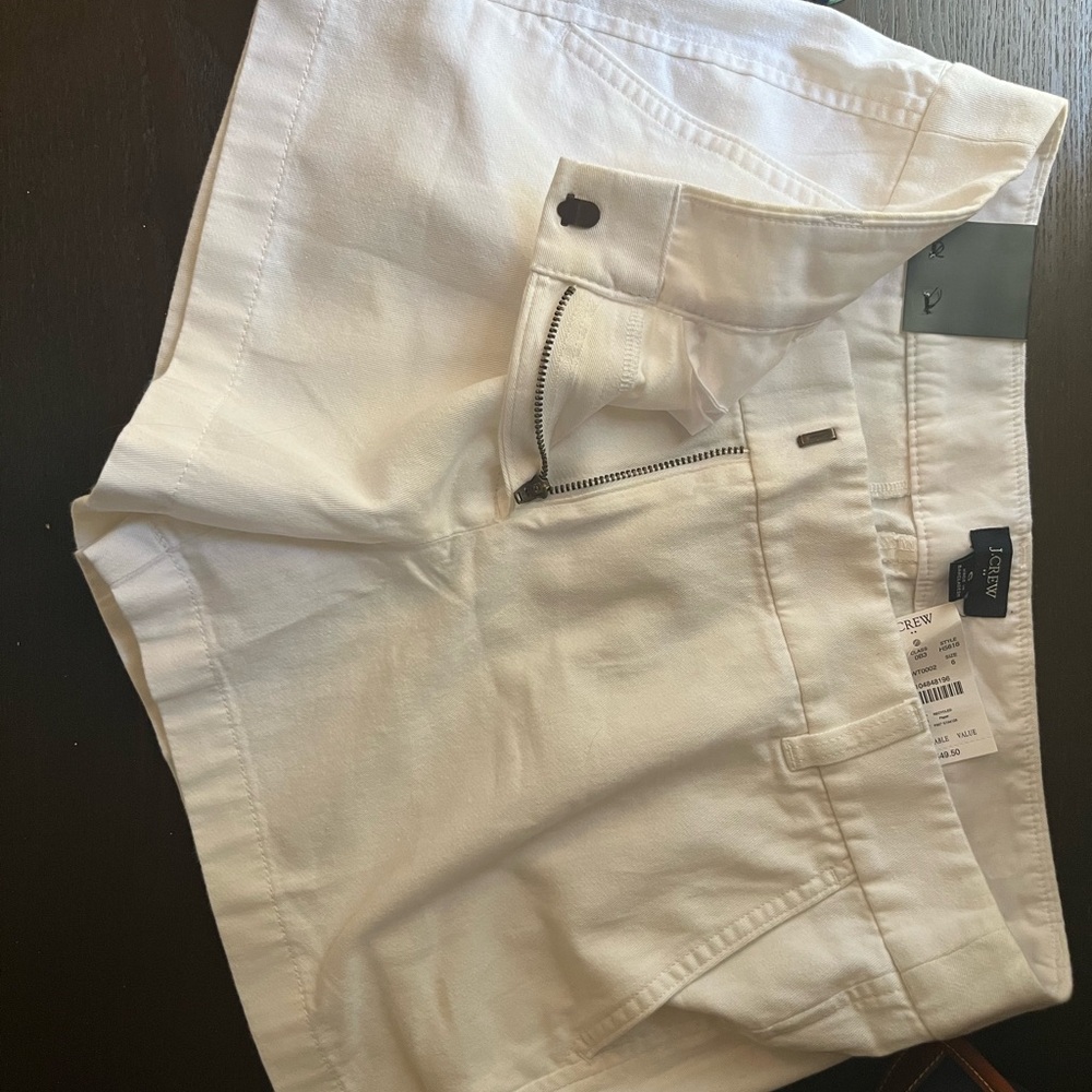JCREW shorts size 6, flirty & fun! white
